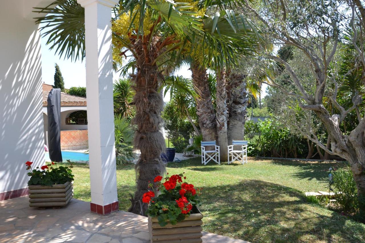 Maison Les Agapanthes Villeneuve-les-Beziers Bagian luar foto